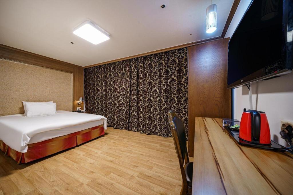 Hotel Olympic Changwon Exterior foto