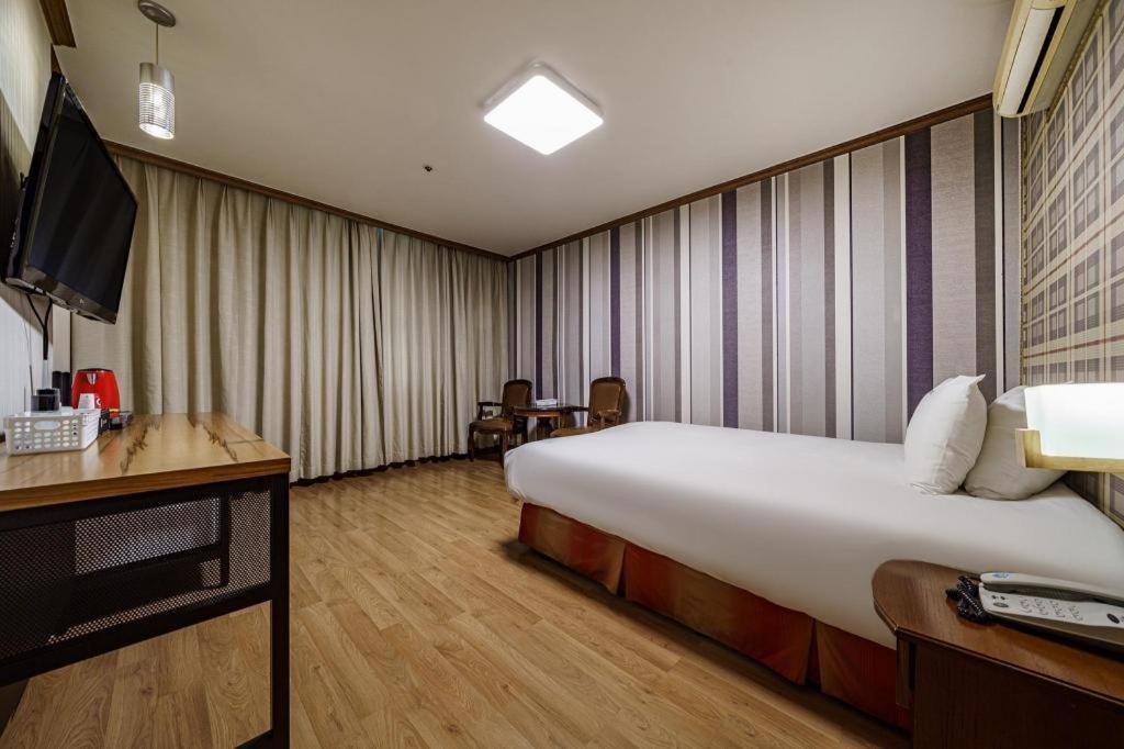 Hotel Olympic Changwon Exterior foto